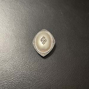 AVON Art Deco Classical Vintage Brooch 2 Way Pendant Necklace Pearl Style Silver